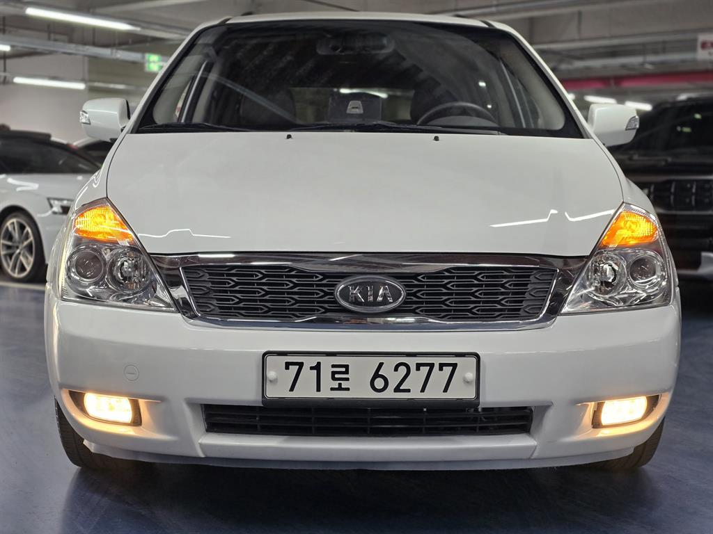 KIA Carnival - Vista 2