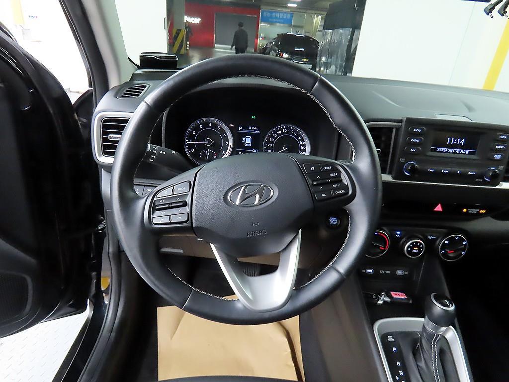 HYUNDAI Venue - Vista 9