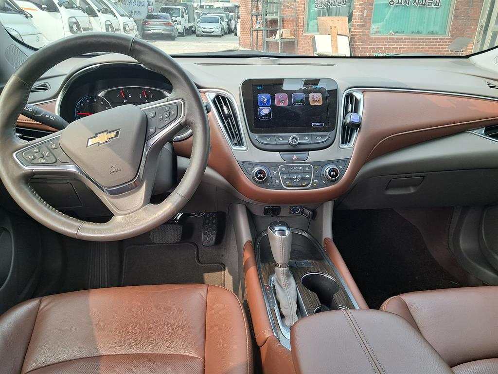 Chevrolet Malibu - Vista 5