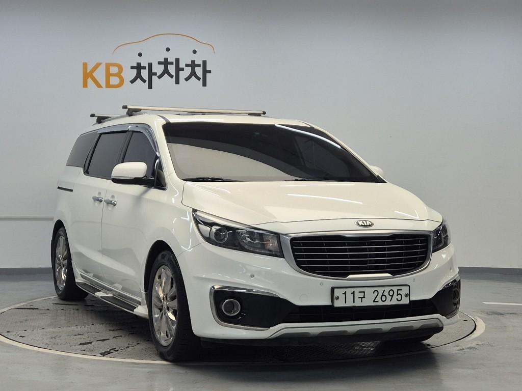 KIA Carnival - Vista 4