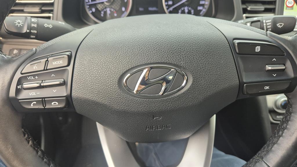 HYUNDAI Avante - Vista 9