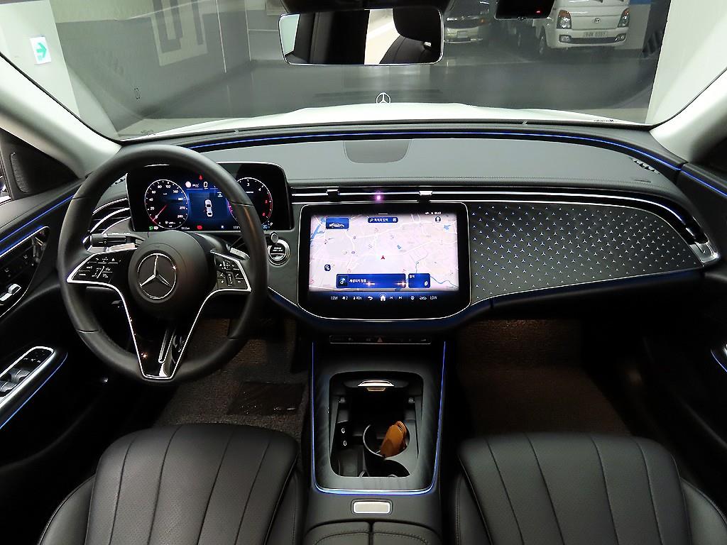 Mercedes Benz E class - Vista 8