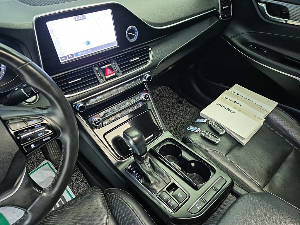 HYUNDAI Grandeur - Vista 10