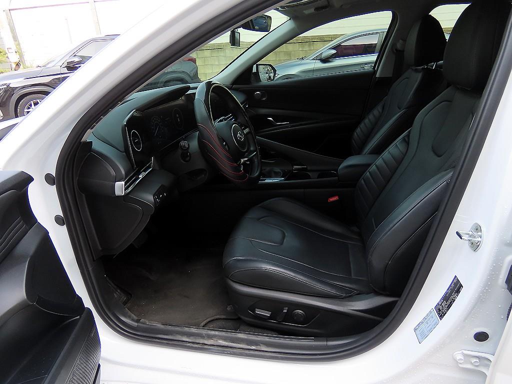 HYUNDAI Avante - Vista 5