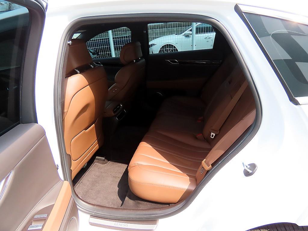 Genesis G80 - Vista 6