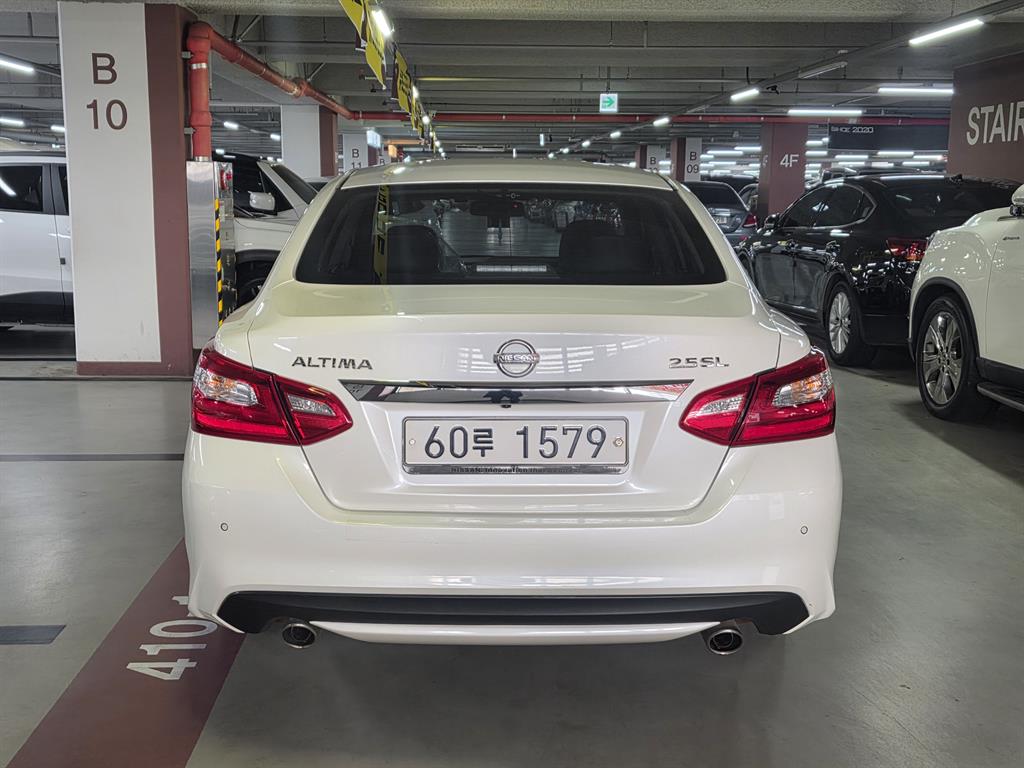 Nissan Altima - Vista 4