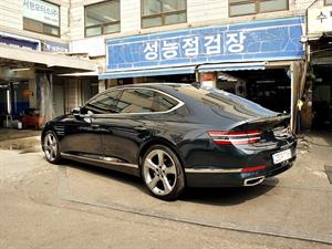 Genesis G80 - Vista 8