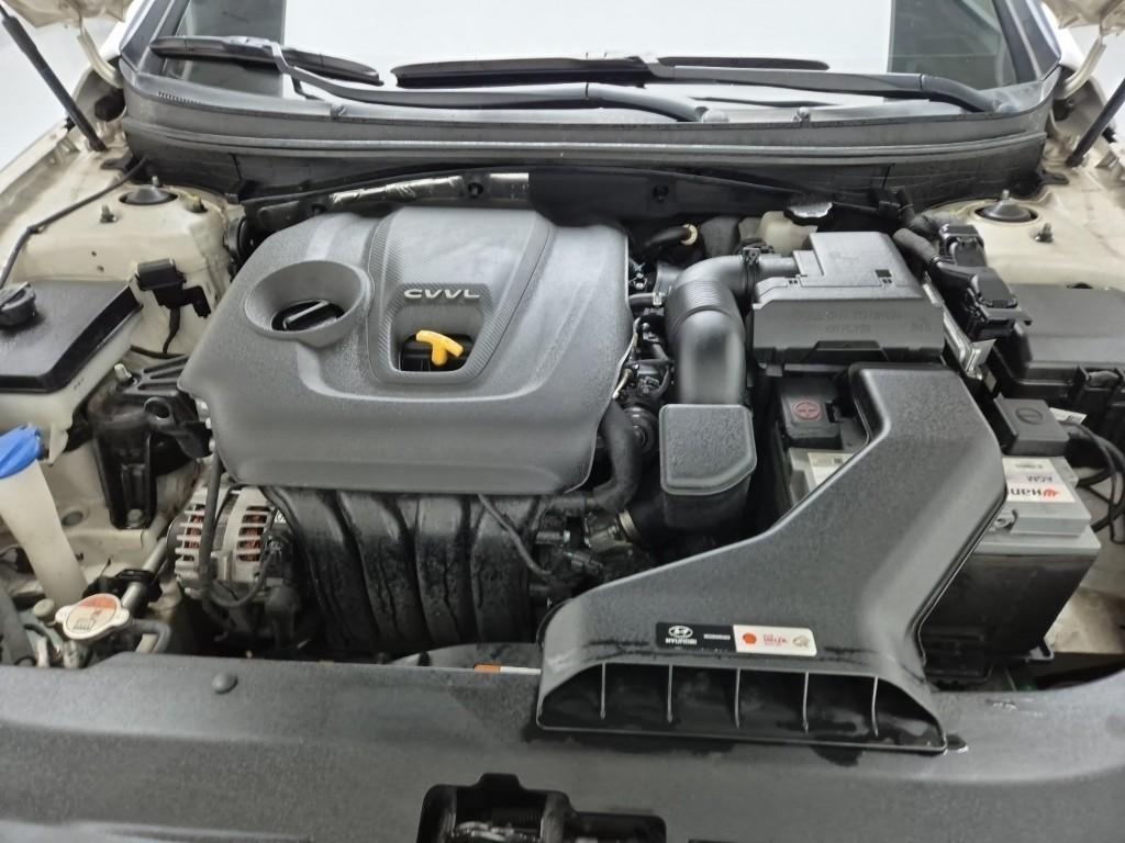 HYUNDAI Sonata - Vista 5