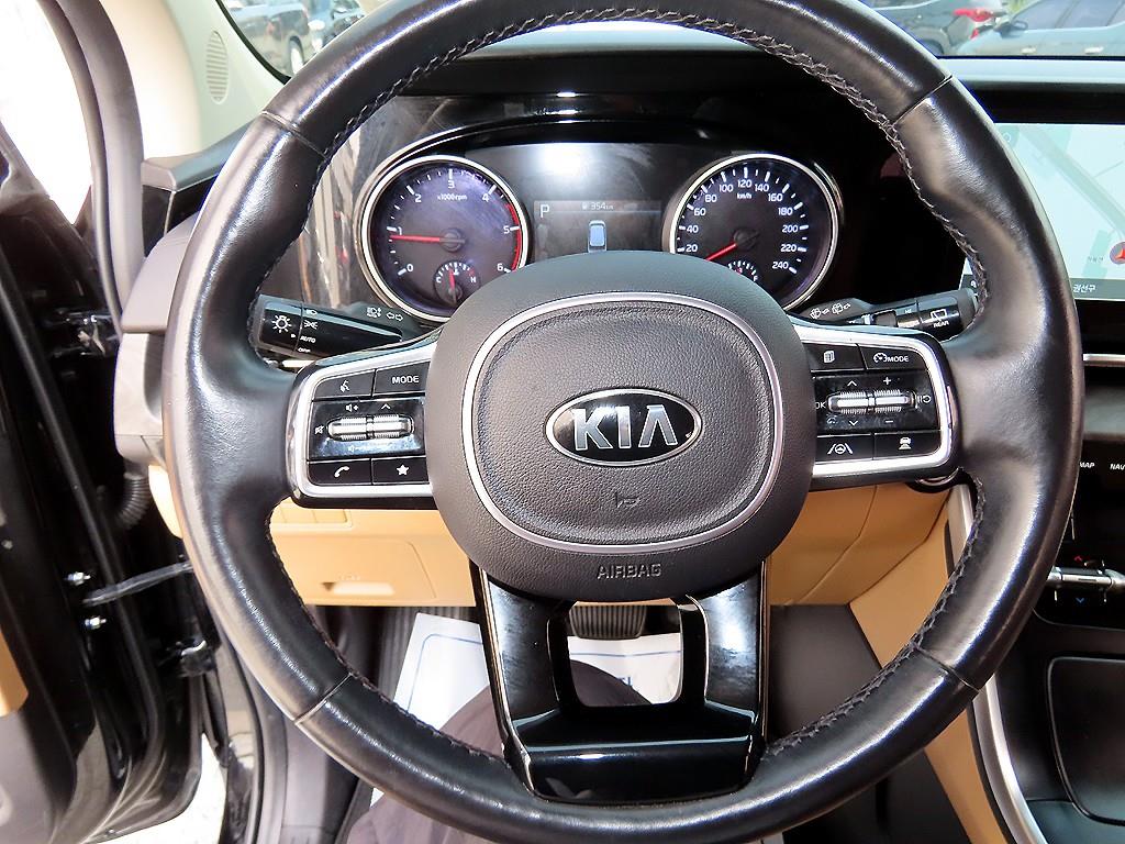 KIA Carnival - Vista 9