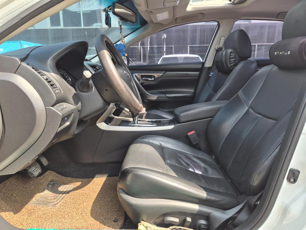 Nissan Altima - Vista 10