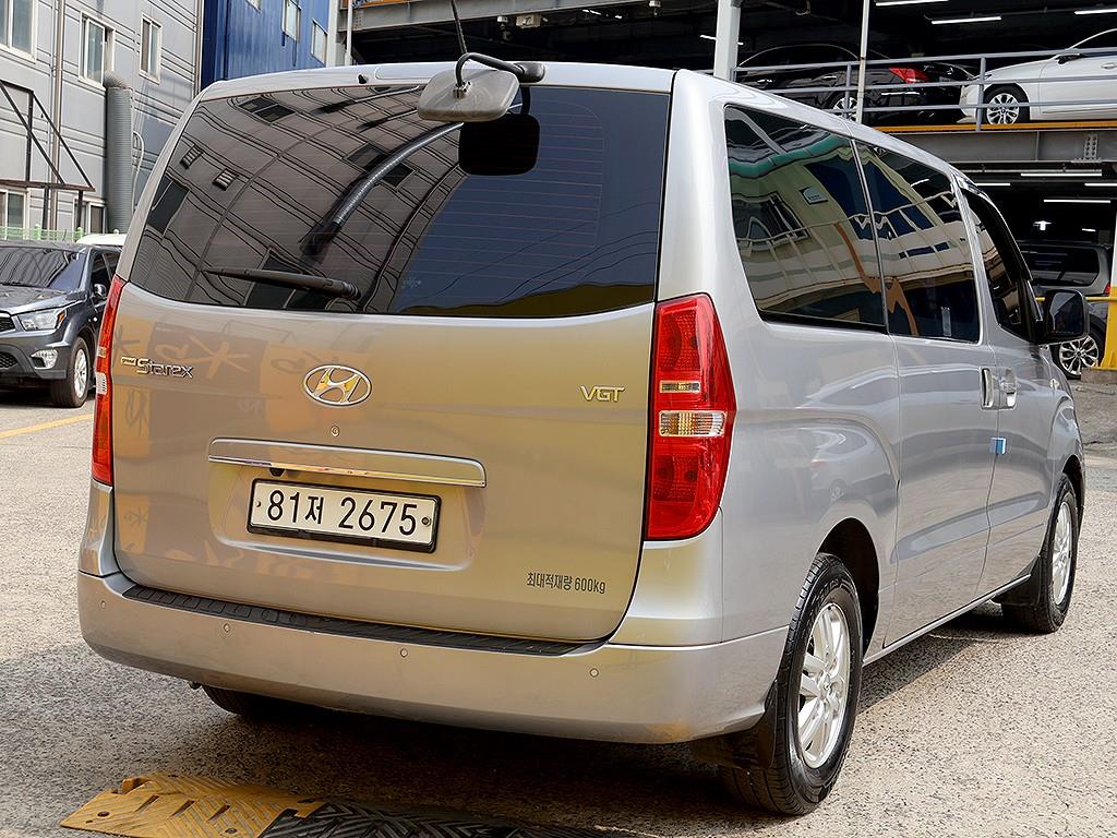 HYUNDAI Starex - Vista 7