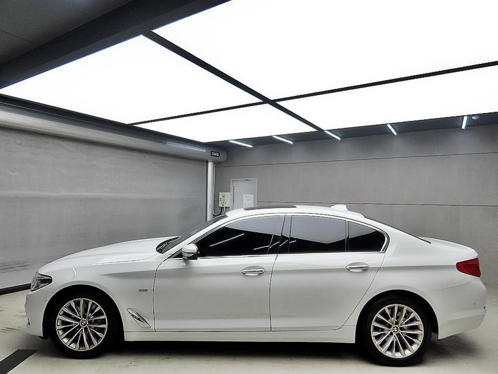 BMW 5 Series - Vista 4