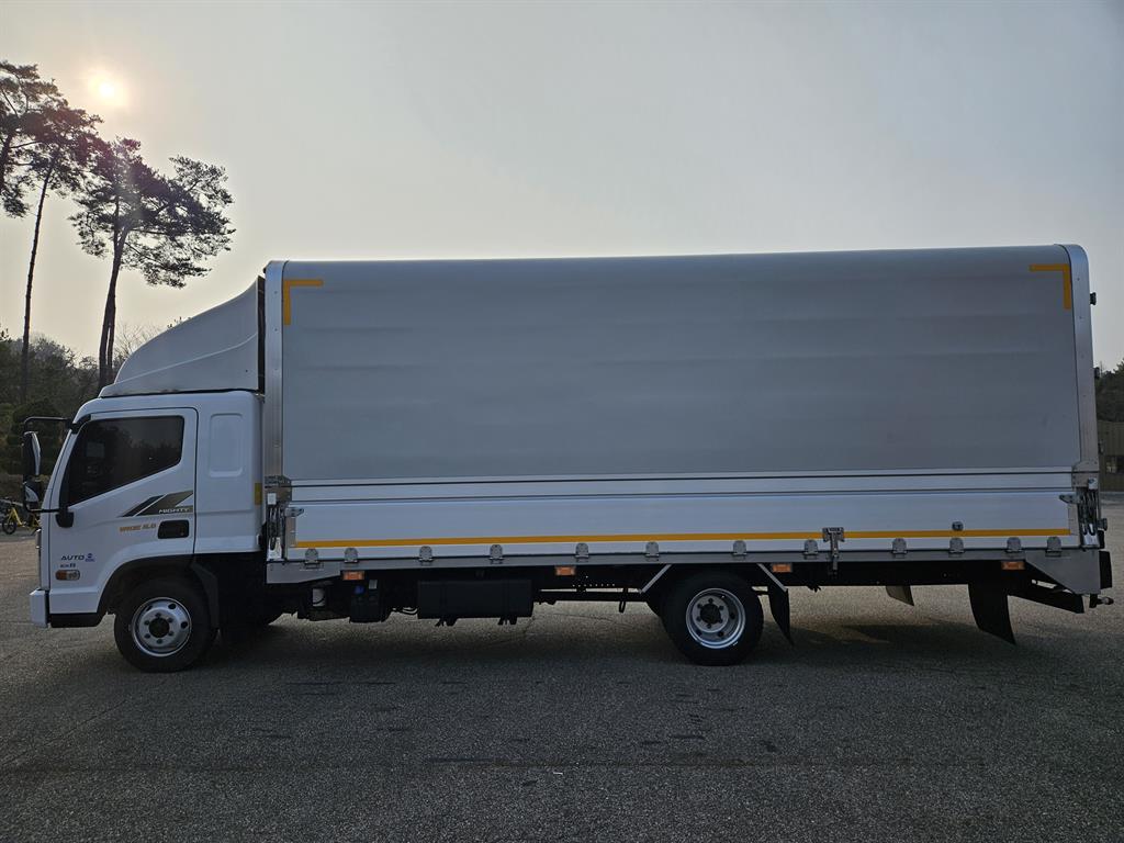 medium and large cargo truck - Vista 6