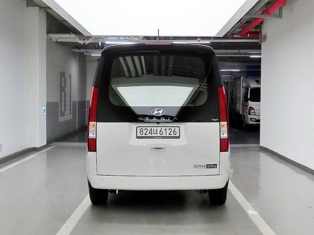 HYUNDAI Staria - Vista 3