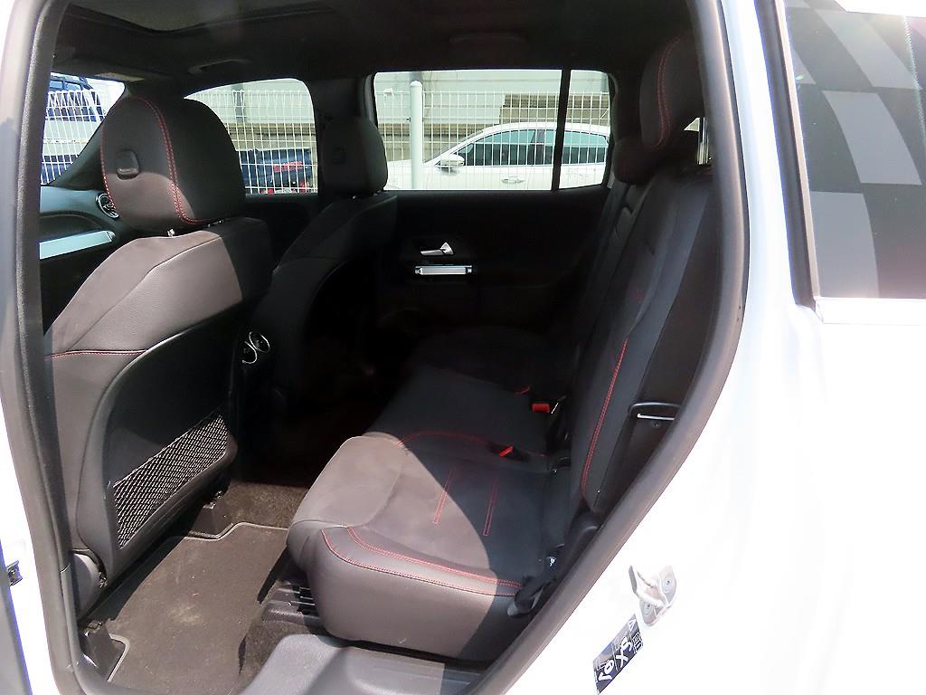 Mercedes Benz GLB Class - Vista 6