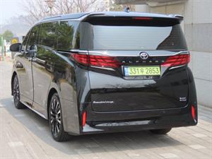 Toyota Alphard - Vista 8