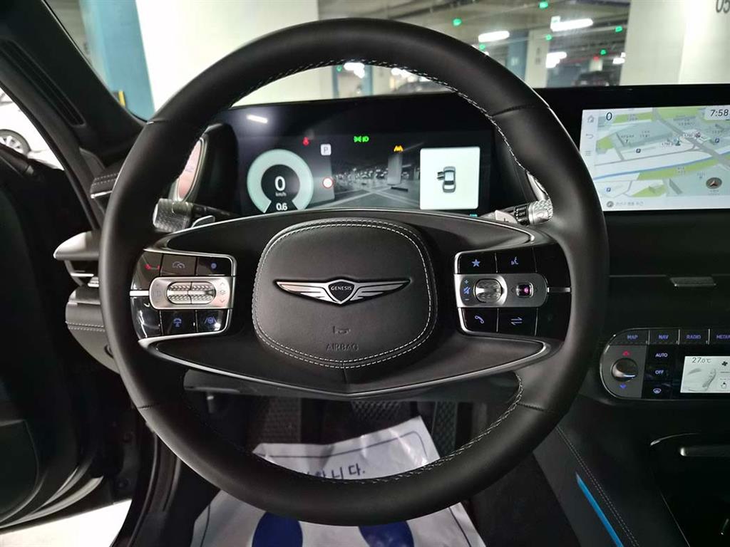 Genesis G90 - Vista 8