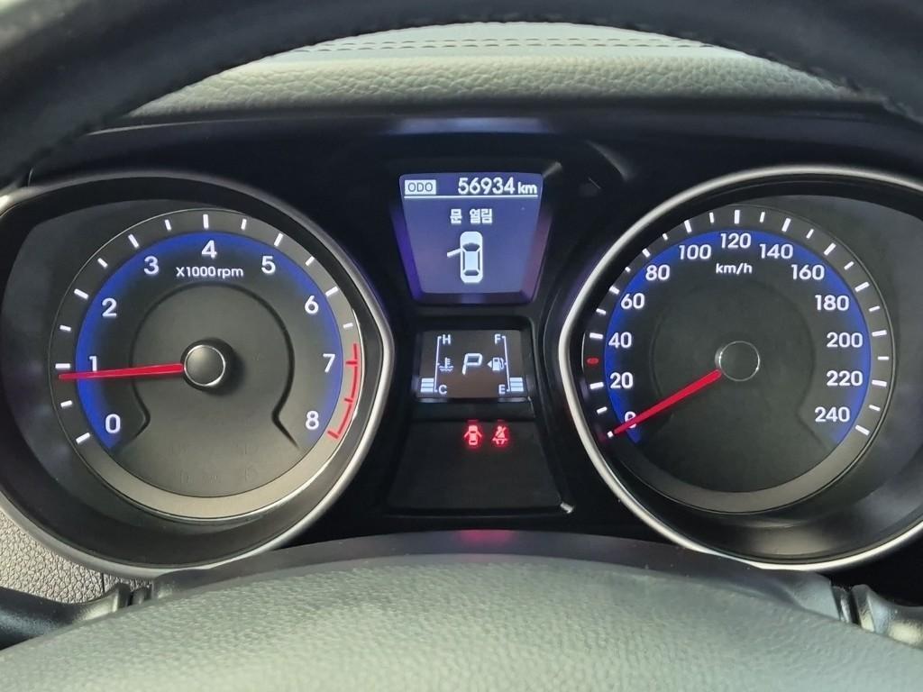 HYUNDAI i30 - Vista 6