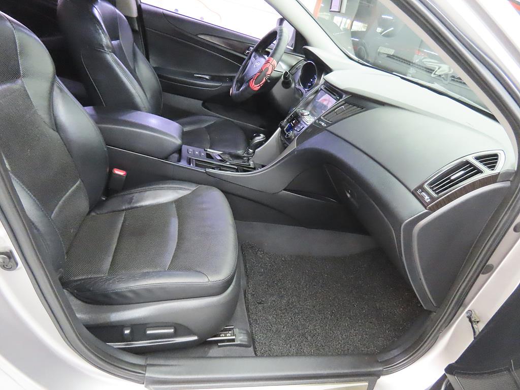 HYUNDAI Sonata - Vista 6