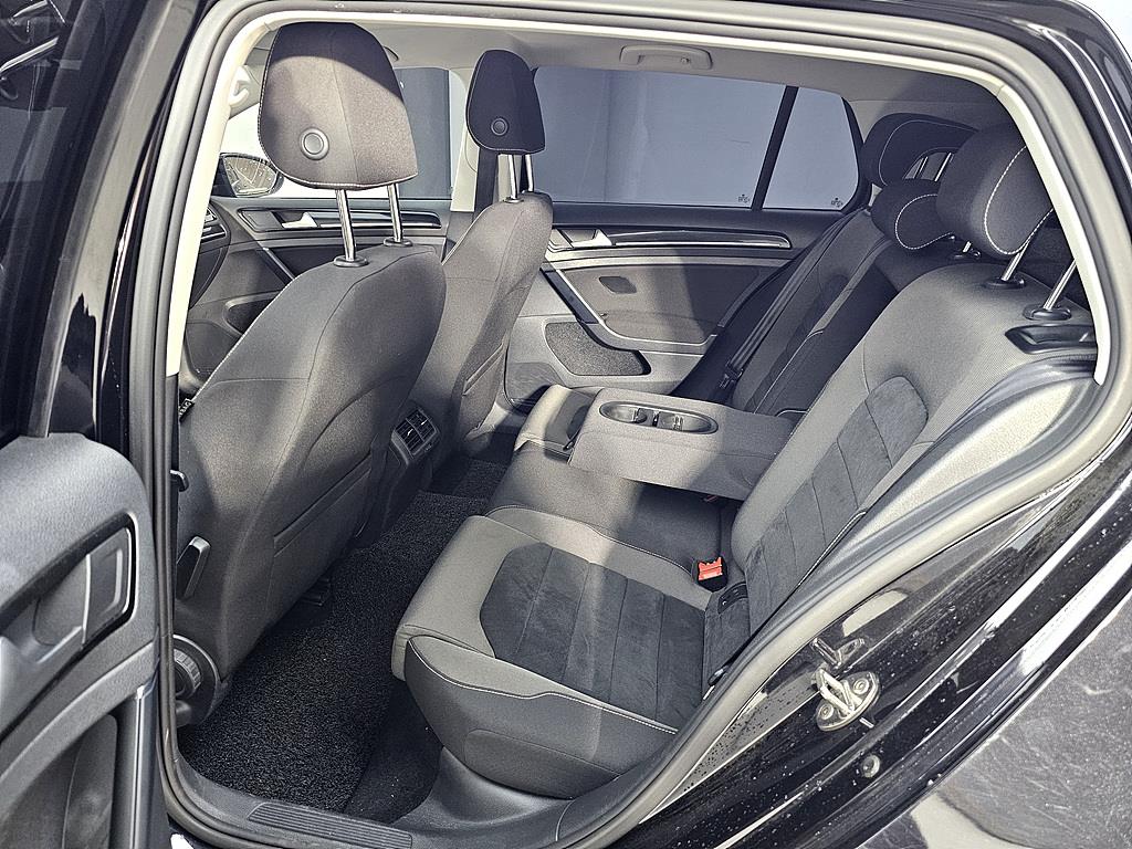 Volkswagen Golf - Vista 9