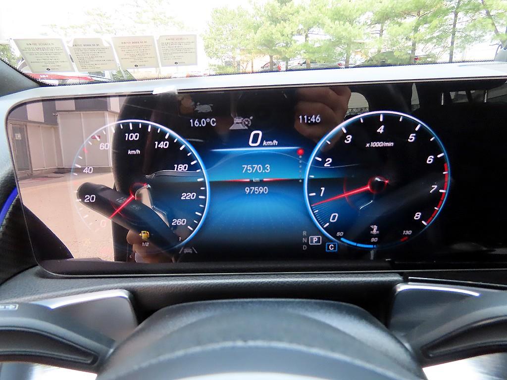 Mercedes Benz GLB Class - Vista 9