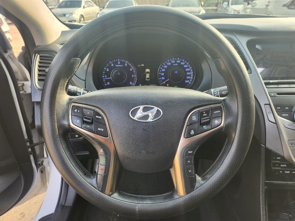 HYUNDAI Grandeur - Vista 11