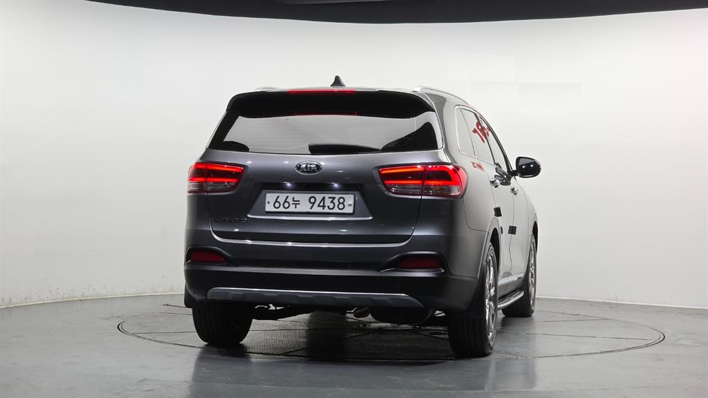 KIA Sorento - Vista 4