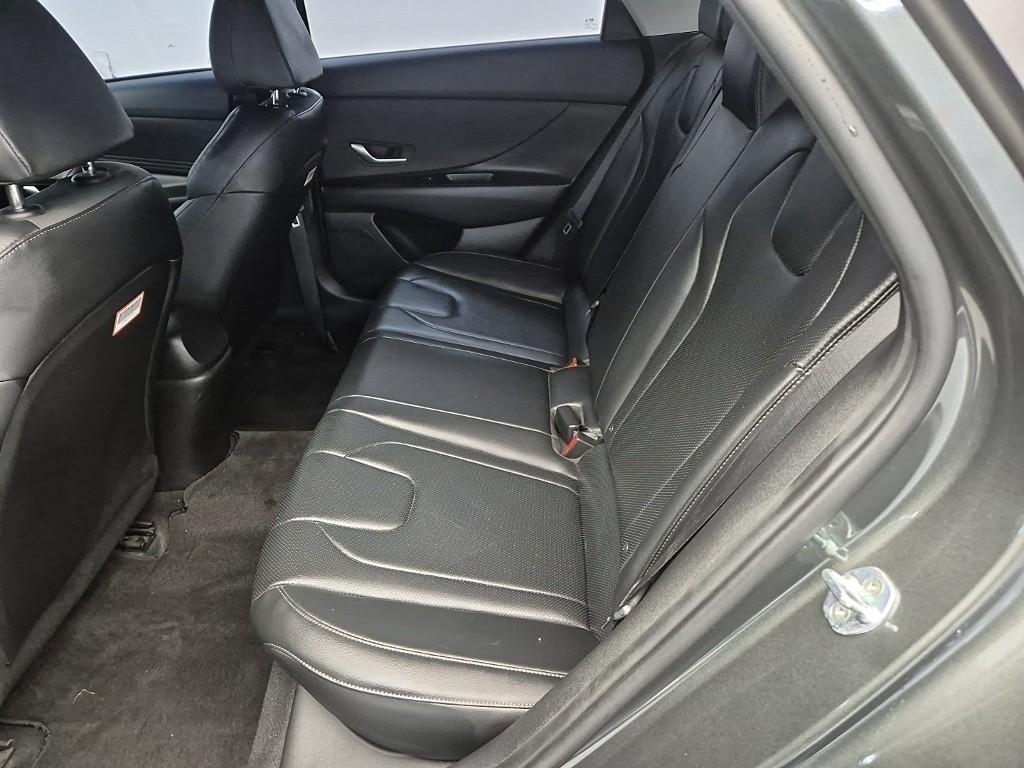 HYUNDAI Avante - Vista 12