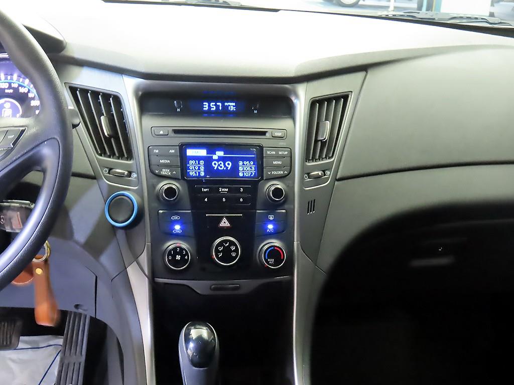 HYUNDAI Sonata - Vista 11