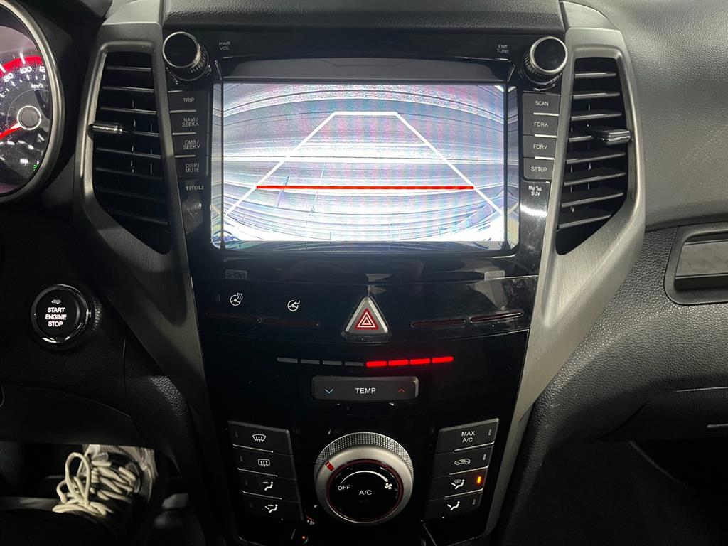 Ssangyong Tivoli - Vista 11