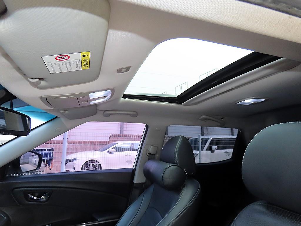 Ssangyong Tivoli 2016 Blanco - Importación desde Corea - HF Imports Iquique - Foto 18