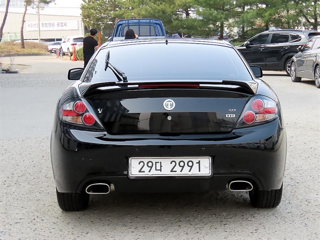 HYUNDAI Tuscani - Vista 4