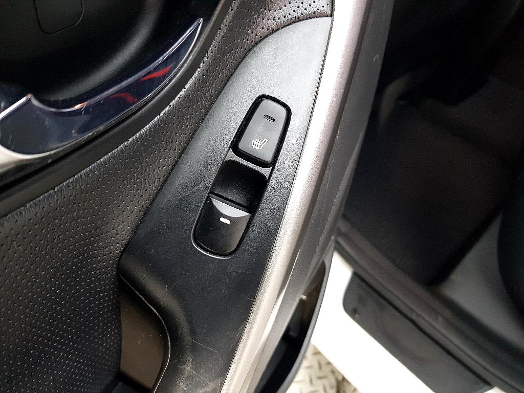 HYUNDAI Avante - Vista 11