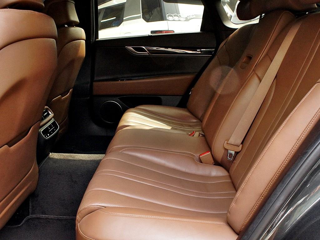 Genesis G80 - Vista 11