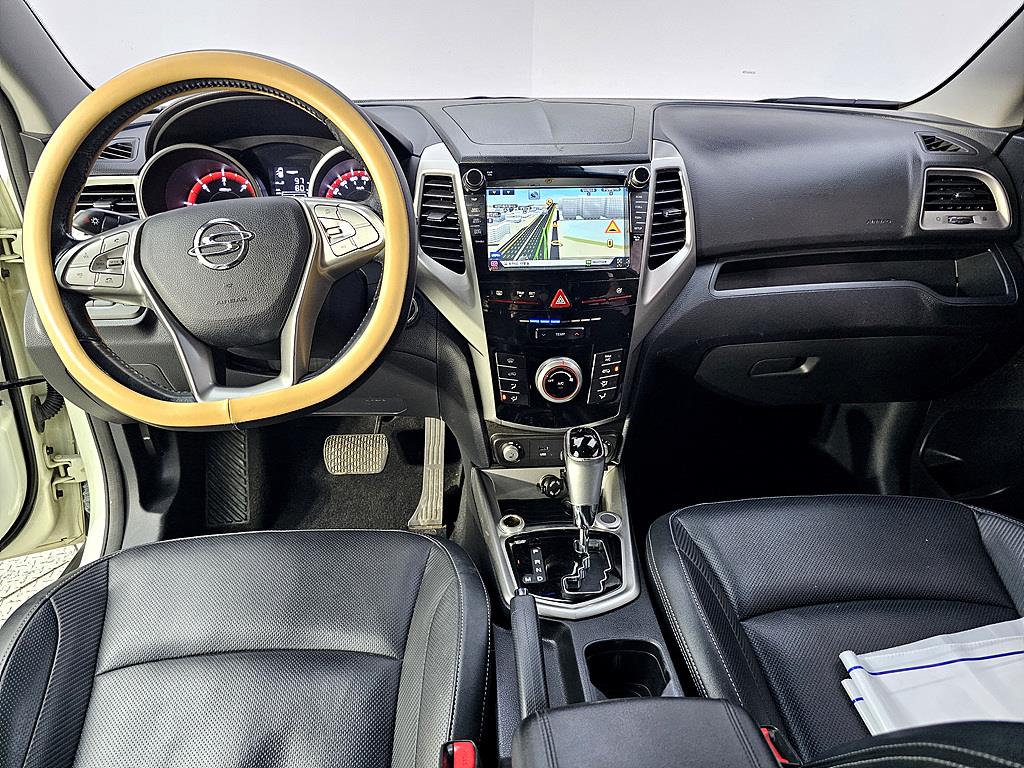 Ssangyong Tivoli - Vista 5