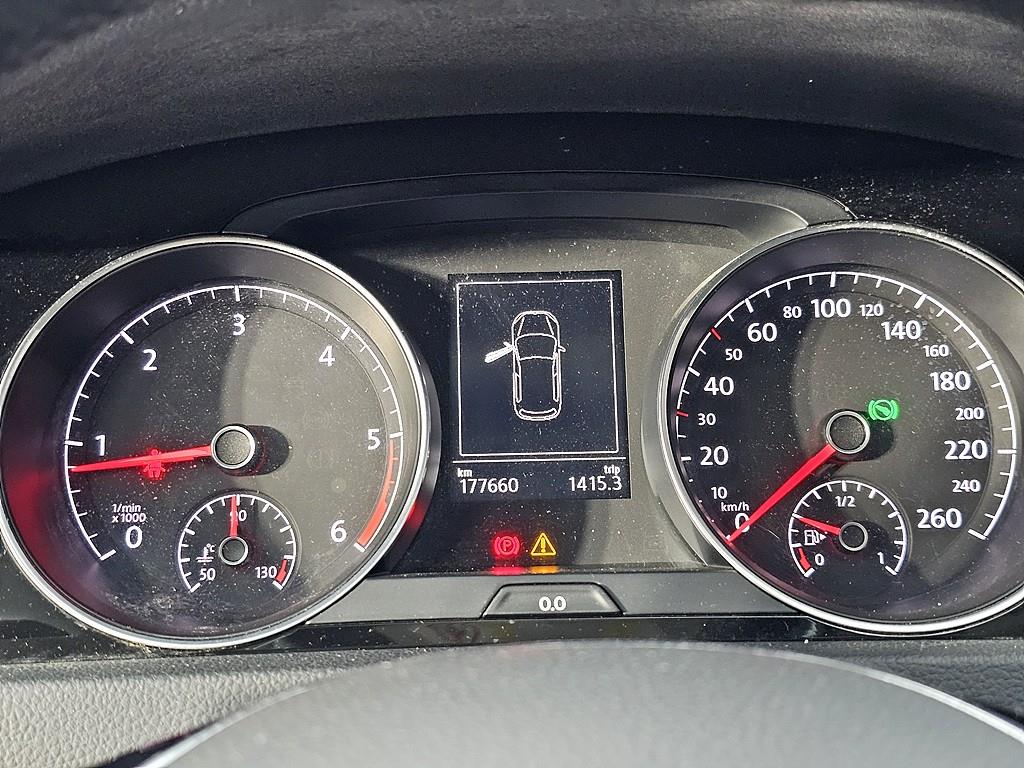 Volkswagen Golf - Vista 7