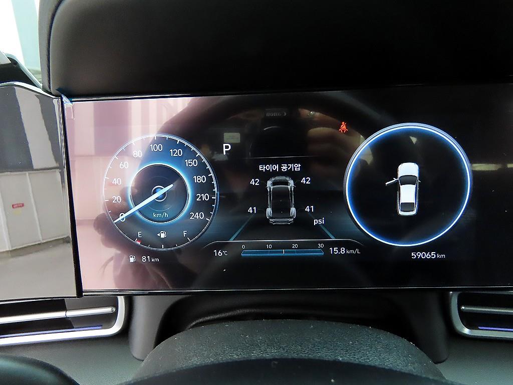 HYUNDAI Avante - Vista 9