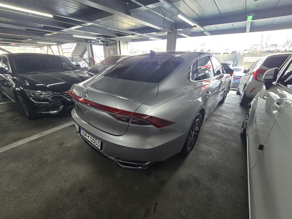 HYUNDAI Grandeur - Vista 4