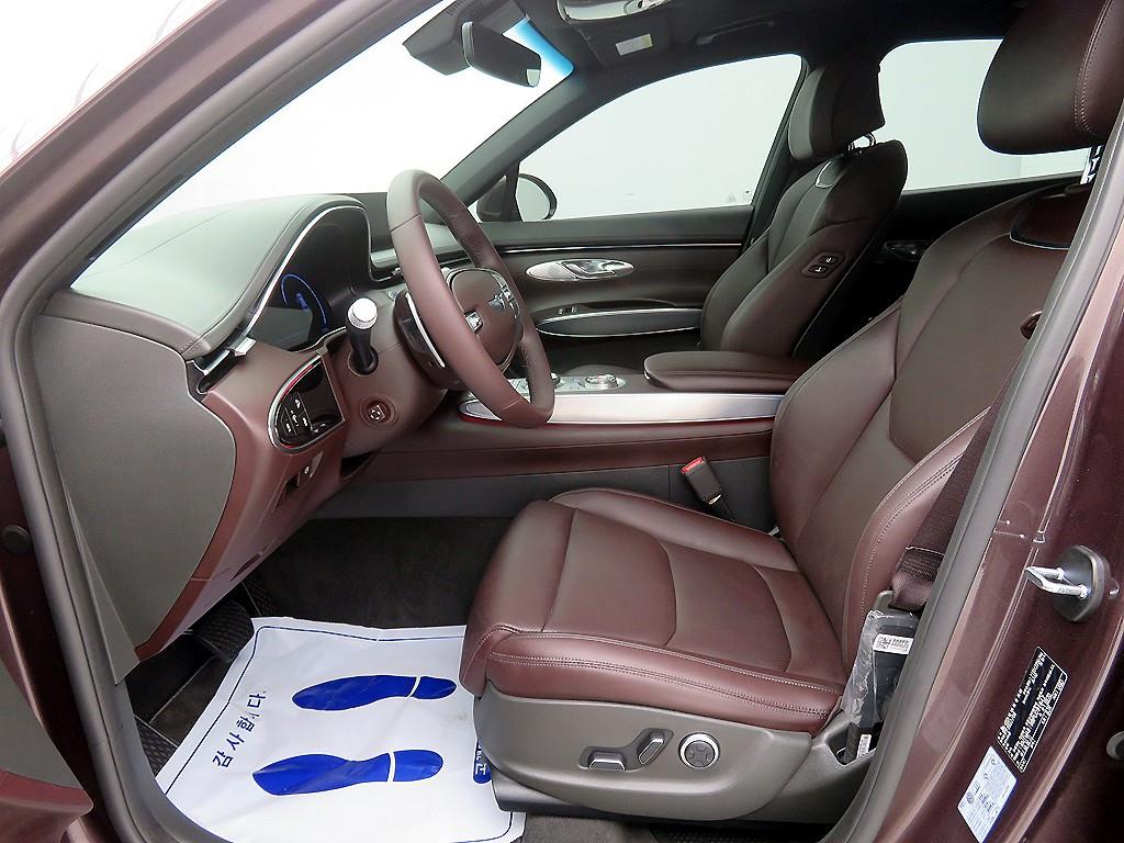 Genesis GV70 - Vista 7