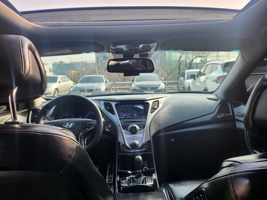 HYUNDAI Grandeur - Vista 6