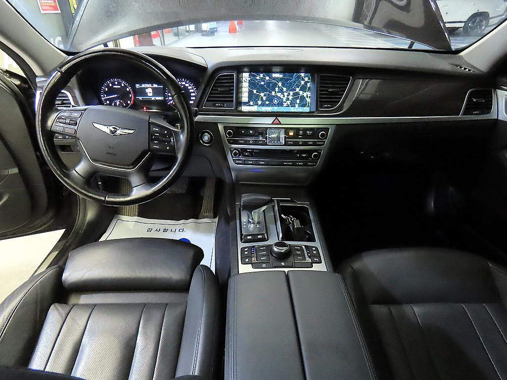 Genesis G80 - Vista 10