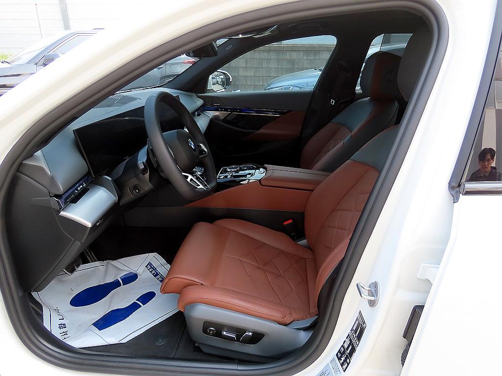 BMW 5 Series - Vista 5