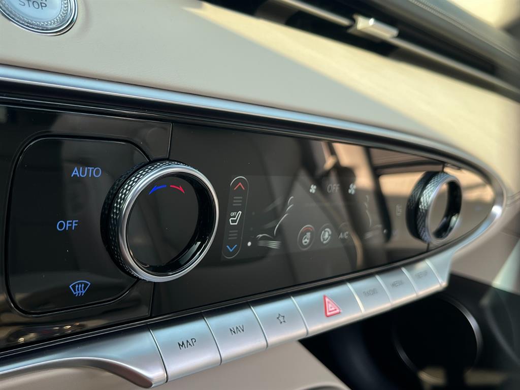 Genesis GV70 - Vista 12