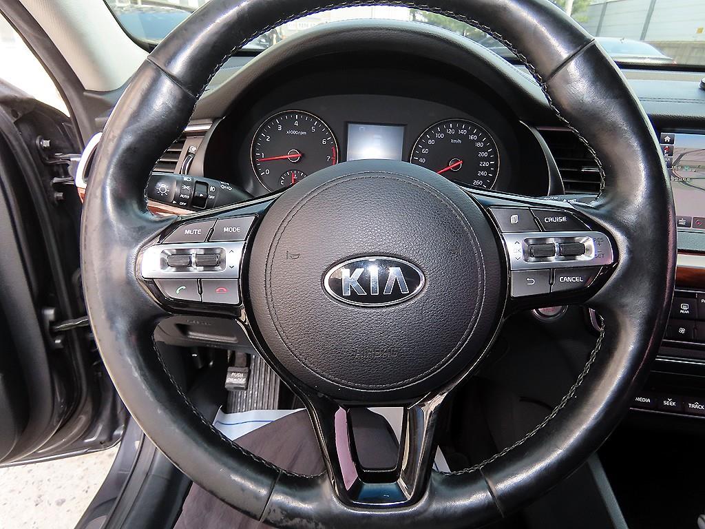 KIA K7 - Vista 8