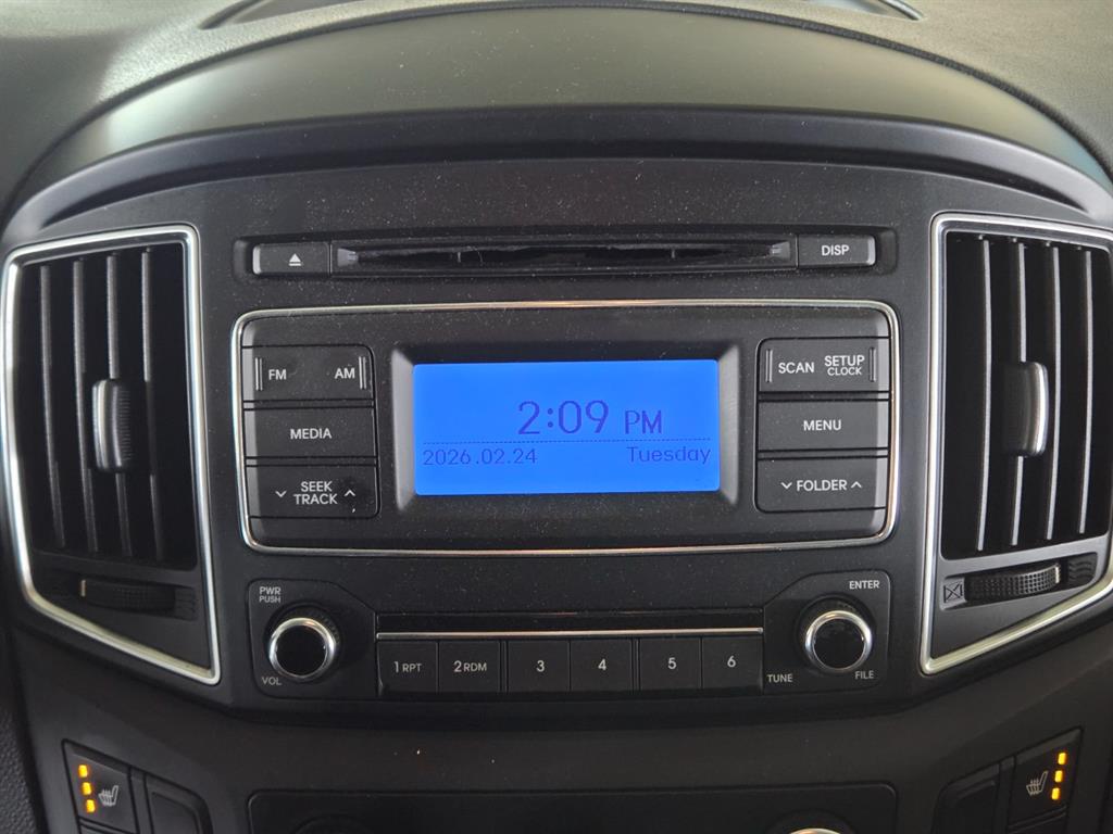 HYUNDAI Starex - Vista 12