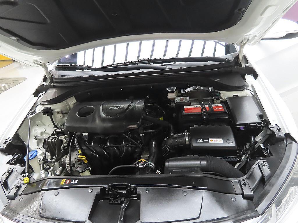 HYUNDAI Avante 2016 Blanco - Importación desde Corea - HF Imports Iquique - Foto 8