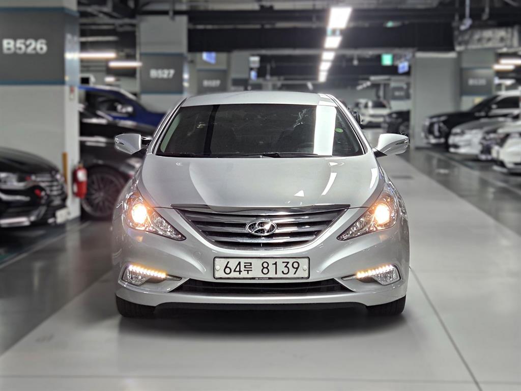 HYUNDAI Sonata - Vista 3