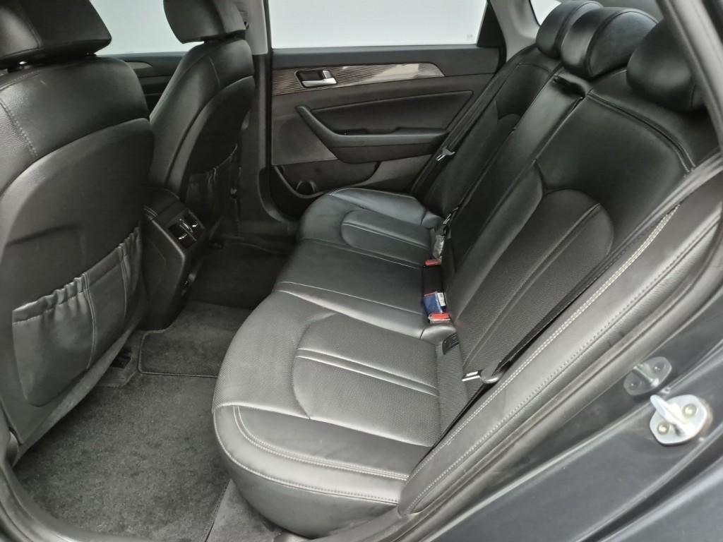 HYUNDAI Sonata - Vista 12