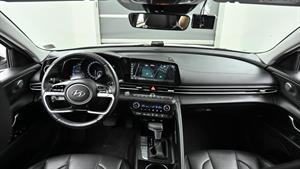 HYUNDAI Avante - Vista 10