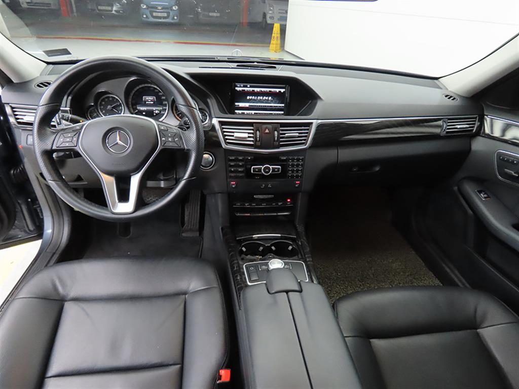 Mercedes Benz E class - Vista 7